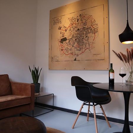 Overnachten In De Oude West-Indieschool أنسْخيدي المظهر الخارجي الصورة