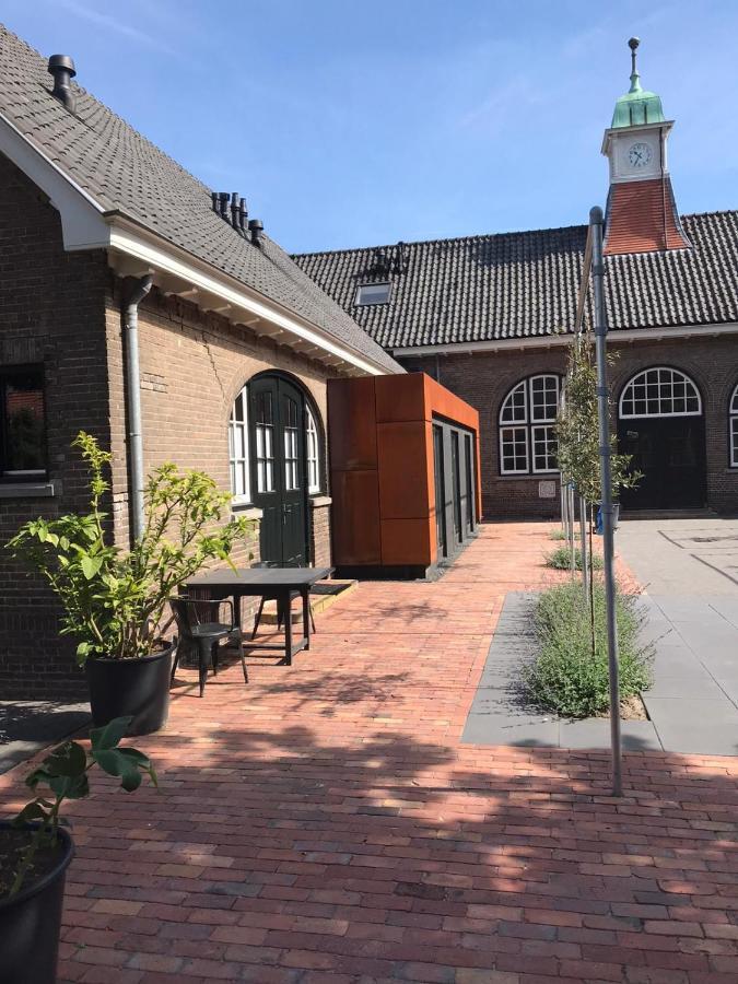 Overnachten In De Oude West-Indieschool أنسْخيدي المظهر الخارجي الصورة